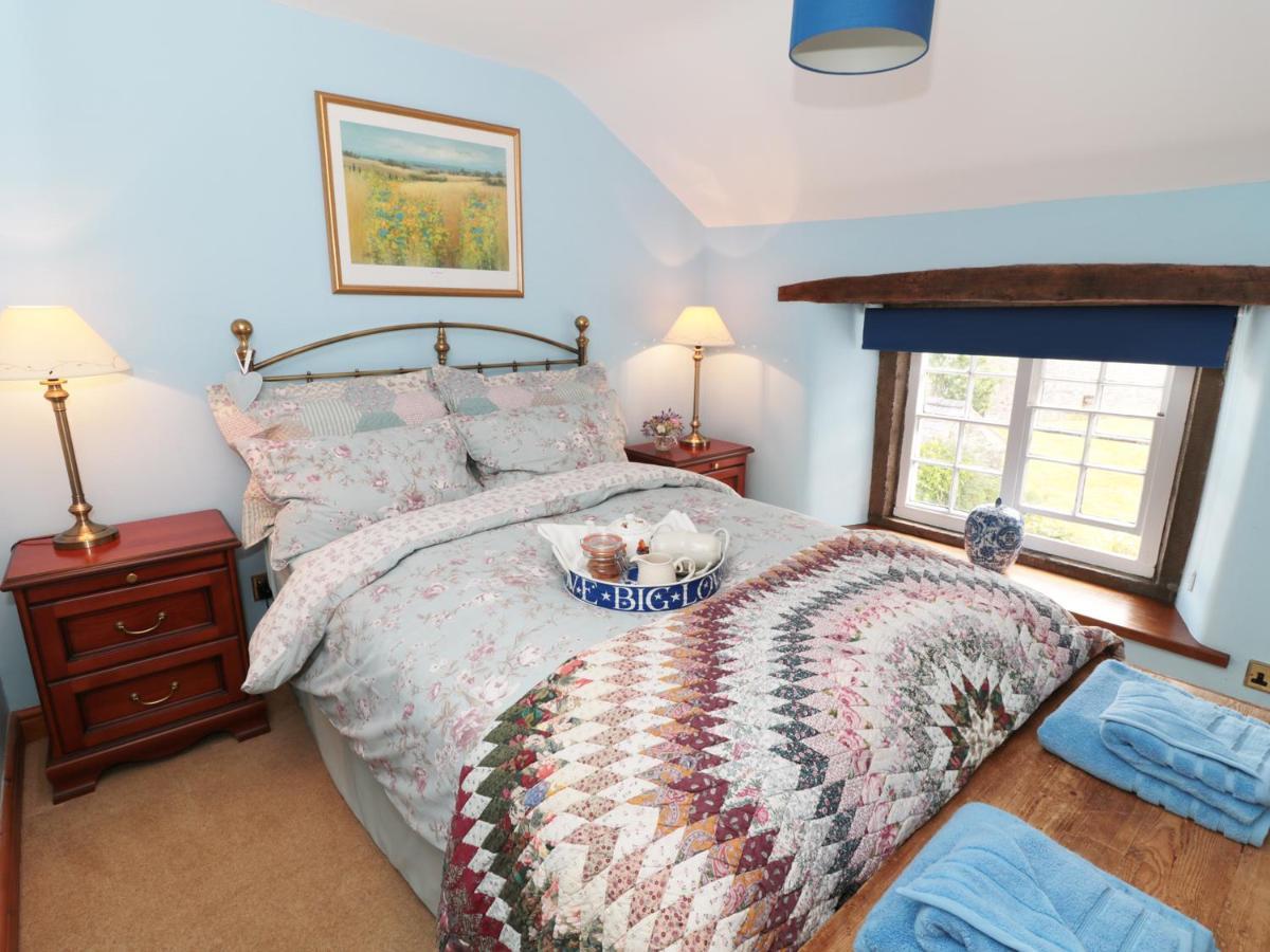 Buttercup Cottage Каслтон Экстерьер фото