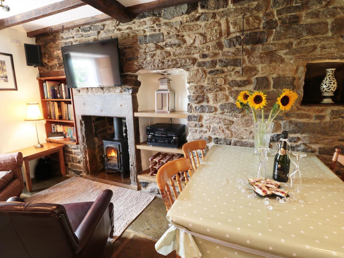 Buttercup Cottage Каслтон Экстерьер фото